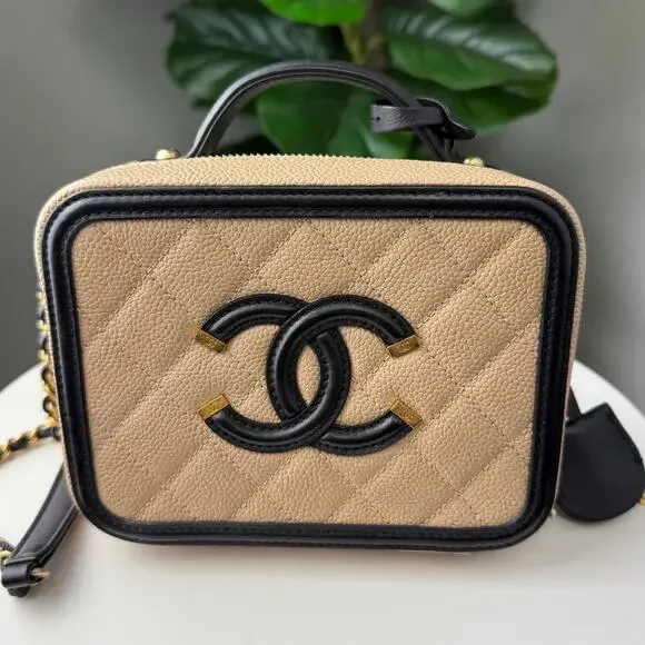 💎✨Authentic Chanel Filigree Vanity Case Hand Bag - Picture 1 of 5